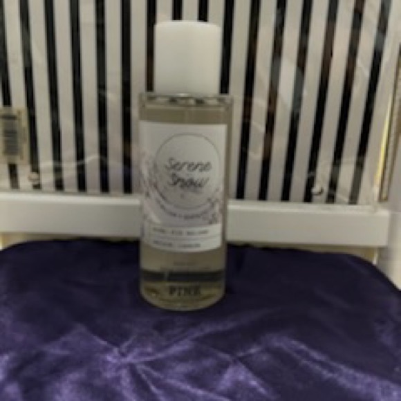 Victoria Secrets - Picture 2 of 6